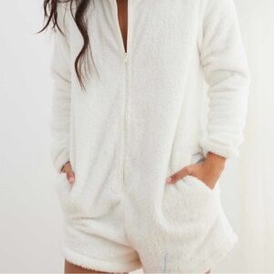 Aerie Cozy White Fleece Onesie full zip #supersoft#sleep romper